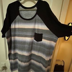 Torrid 4 classic fit striped T-shirt